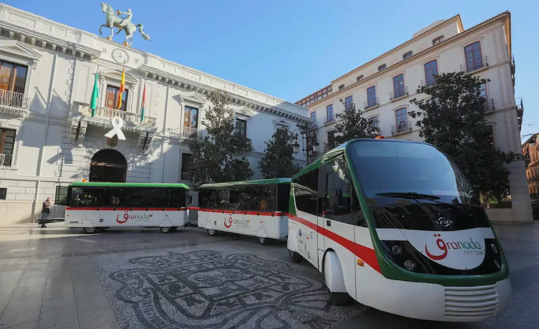 Go for the Hop-on Hop-off Train in Granada with the City Pass