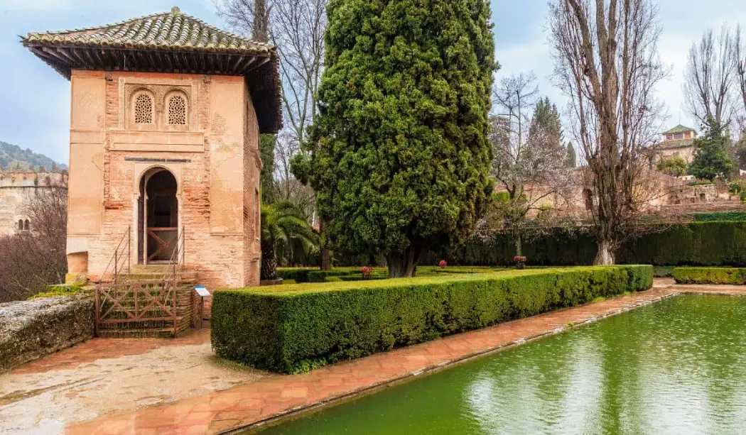 An amazing view of the Partal Gardens in Alhambra