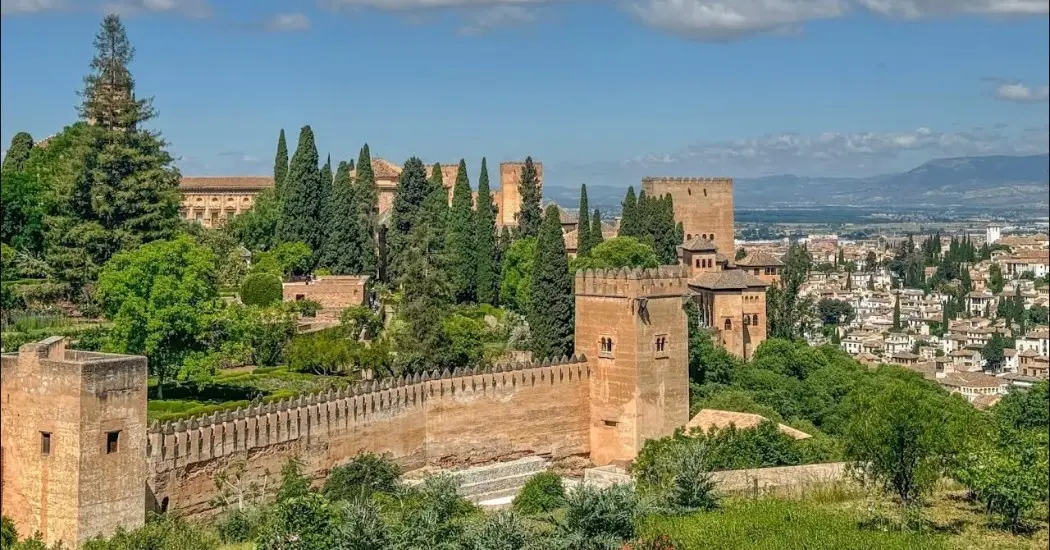 A full view of Alhambra and Albaicin neighbourhood