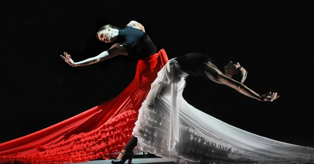 Two beautiful dancers in the Flamenco show