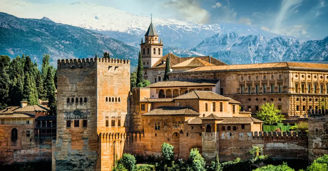 A breathtaking view of Alhambra Castle in the daylight